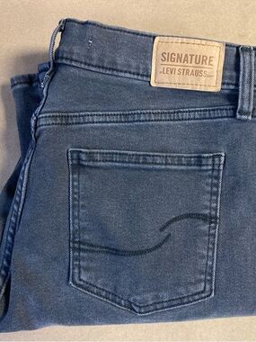 Levi Strauss Signature High Rise Kick Boot Jeans Gray Wash Stretch Size 8 W29